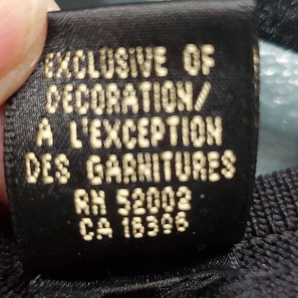 Dana Buchman, black 2 pcs suit, size 6 beautiful bead work. silk, Top med. - Picture 17 of 17